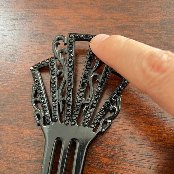 Vintage Mantilla Fan Comb with black cut stones